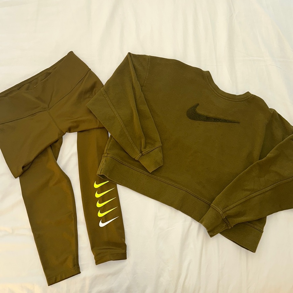 Nike Women’s One Leggings & Crop Sweater